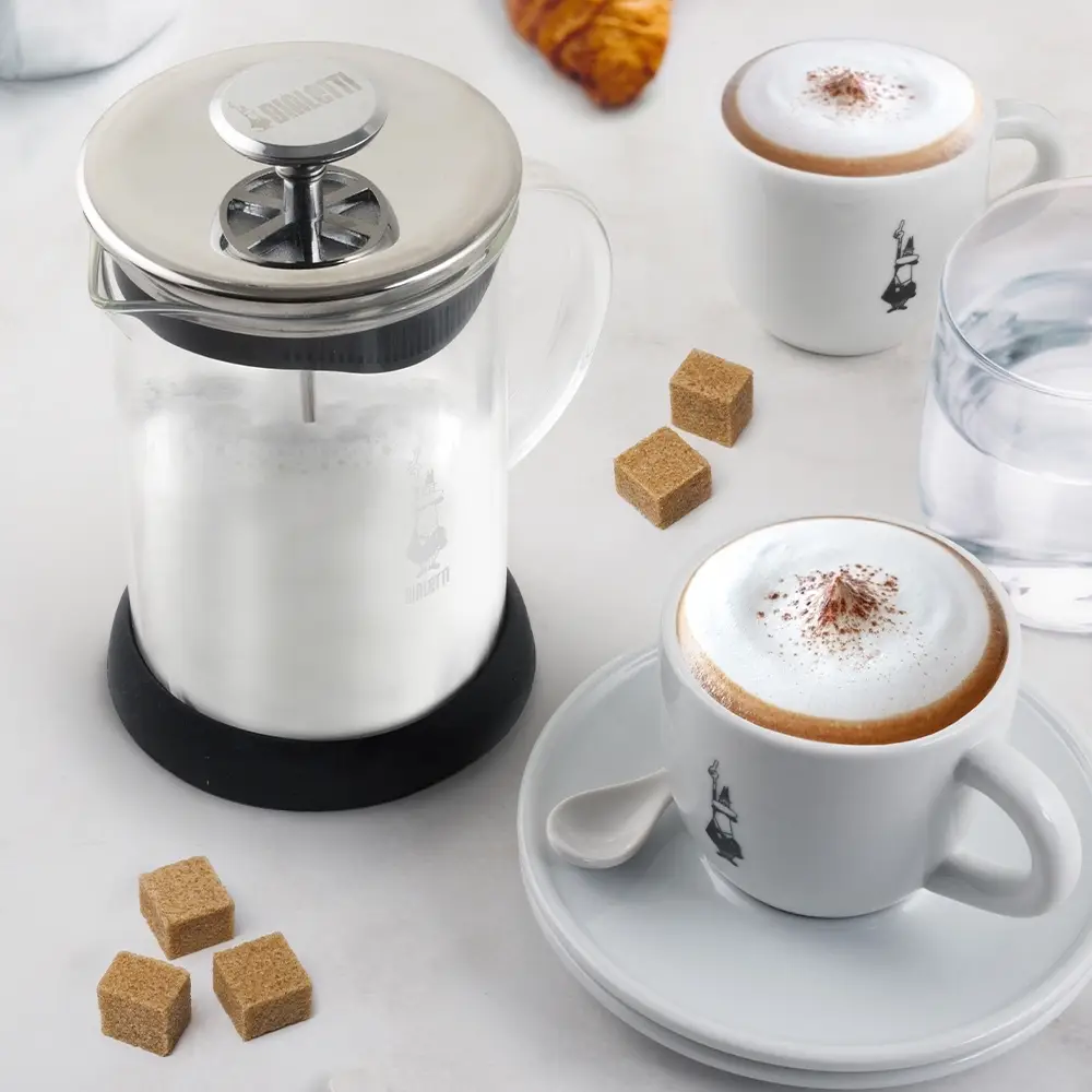 Bialetti Süt ve Cappuccino Köpürtücü 330 ML CAM Bialetti Süt ve Cappuccino Köpürtücü 330 ML CAM